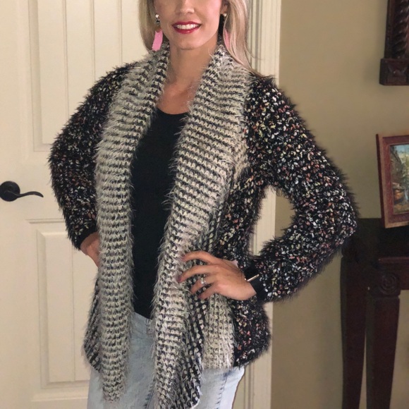 BKE Boutique Multicolored cardigan sweater (SM) - Picture 8 of 8